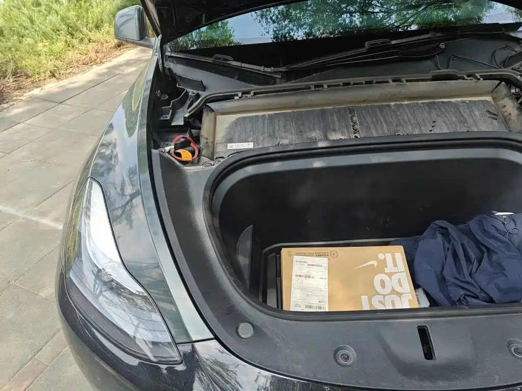 Tesla Model Y — миниатюра 21