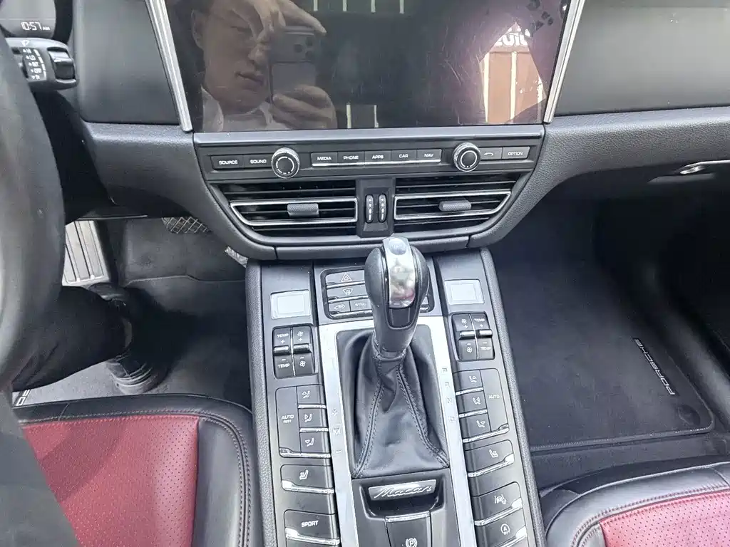 Porsche Macan — миниатюра 19