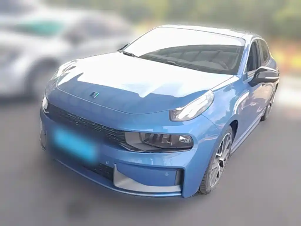 Lynk & Co 03