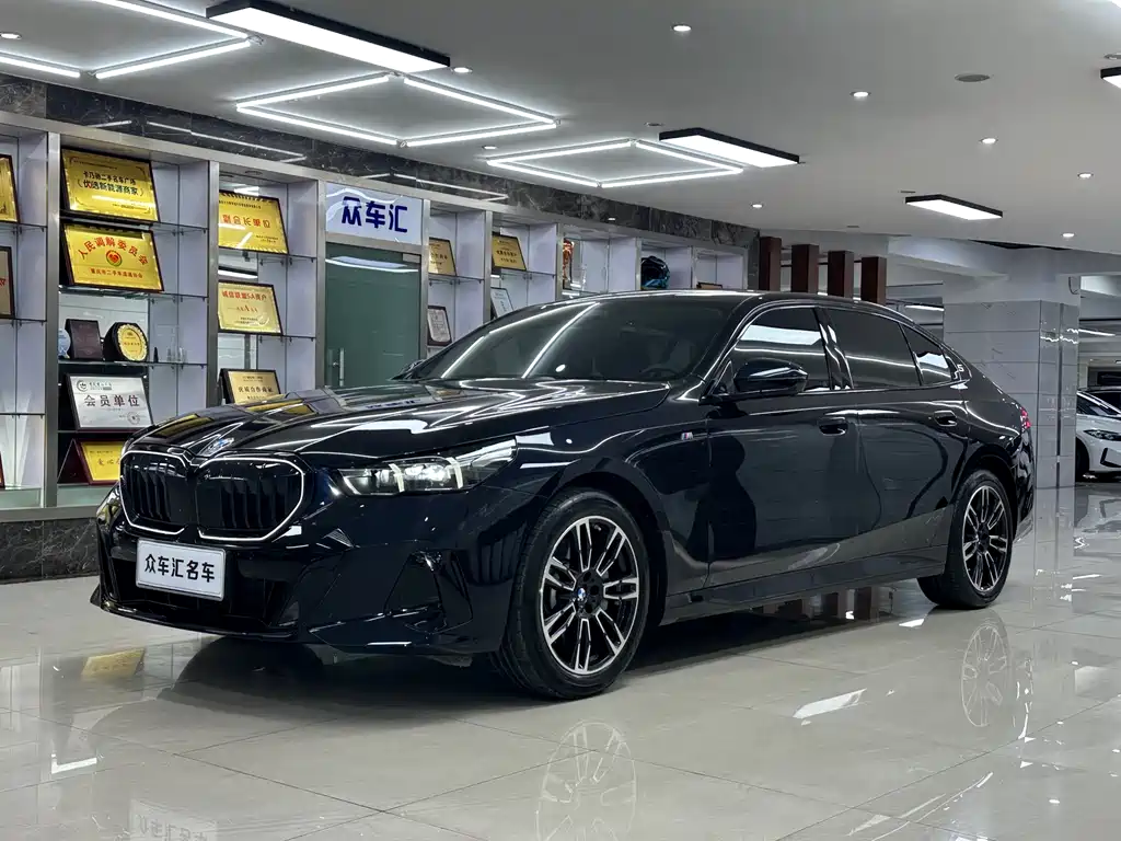 BMW 5 Series 2025