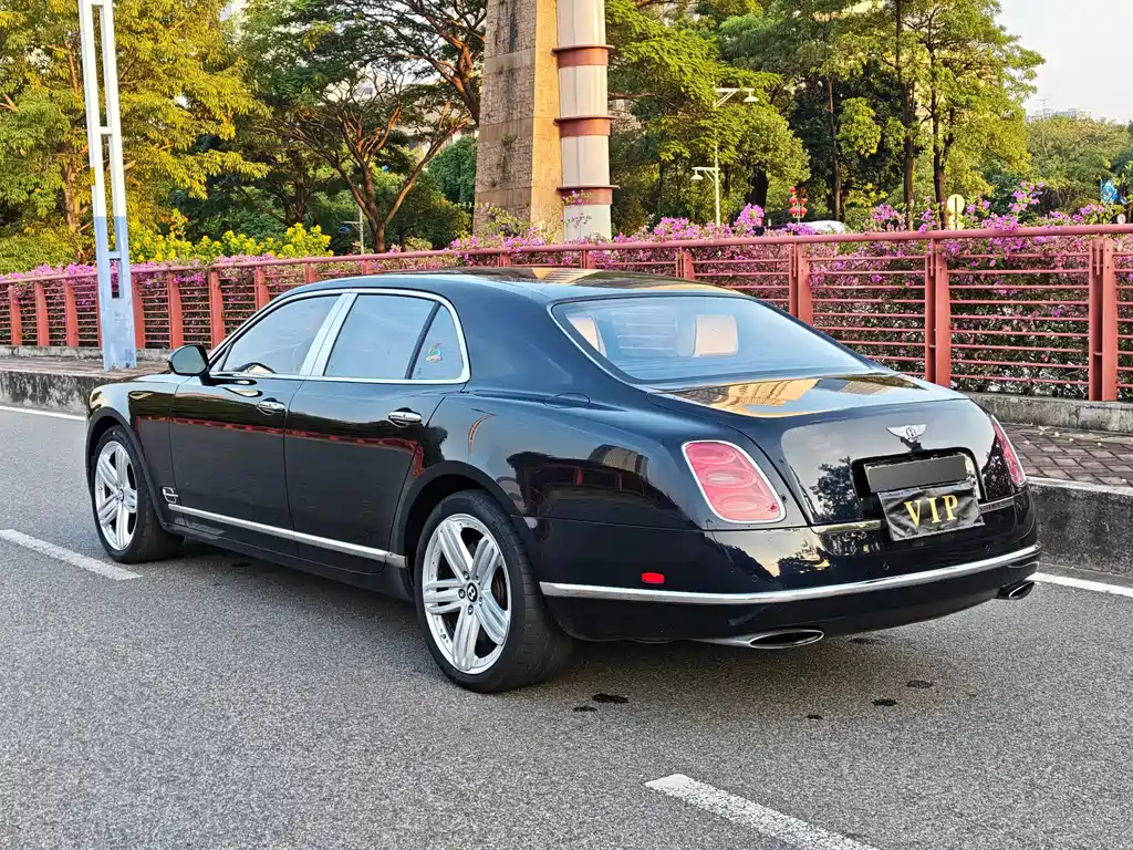 Bentley Mulsanne — миниатюра 4