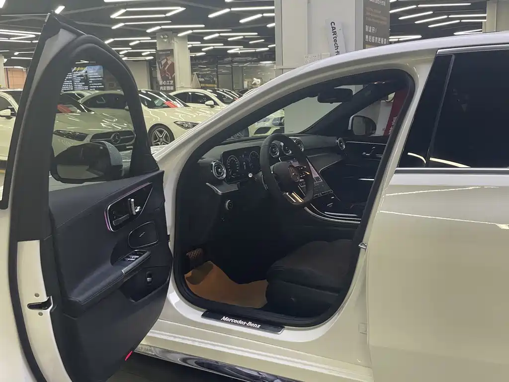 Mercedes-Benz C-Class — миниатюра 5