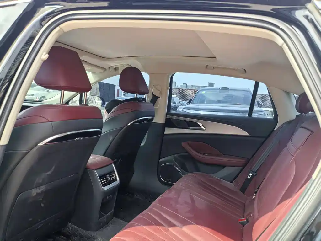 Hongqi Hongqi H5 — миниатюра 11