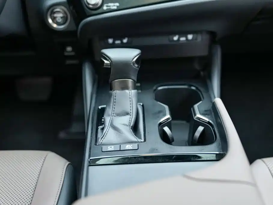 Lexus ES — миниатюра 12