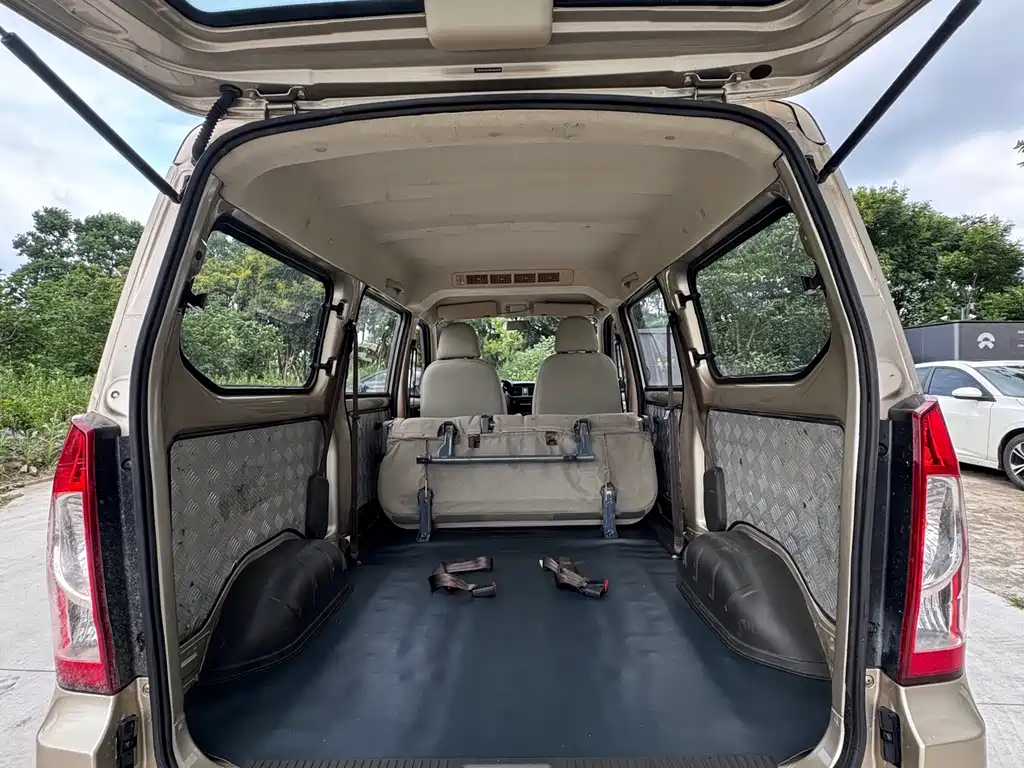 Wuling Rongguang S — миниатюра 9