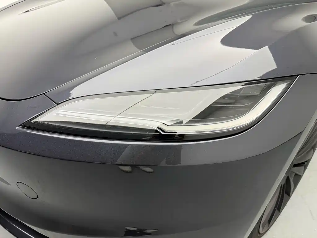 Tesla Model 3 — миниатюра 17