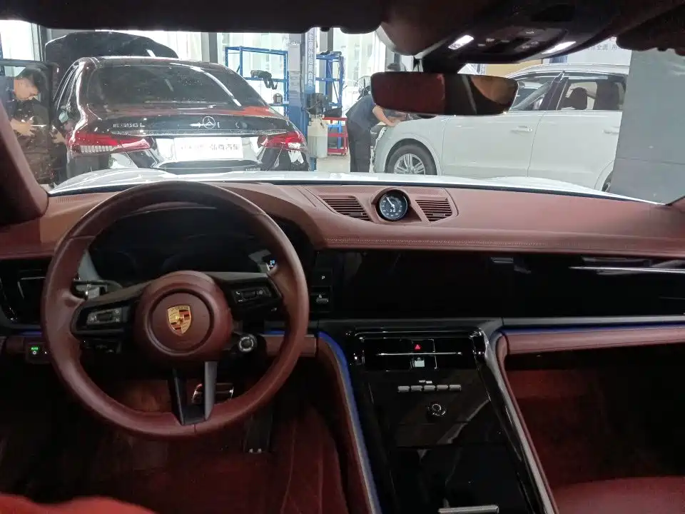 Porsche Panamera — миниатюра 4