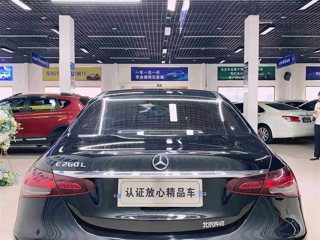 Mercedes-Benz E-Class - фото 5