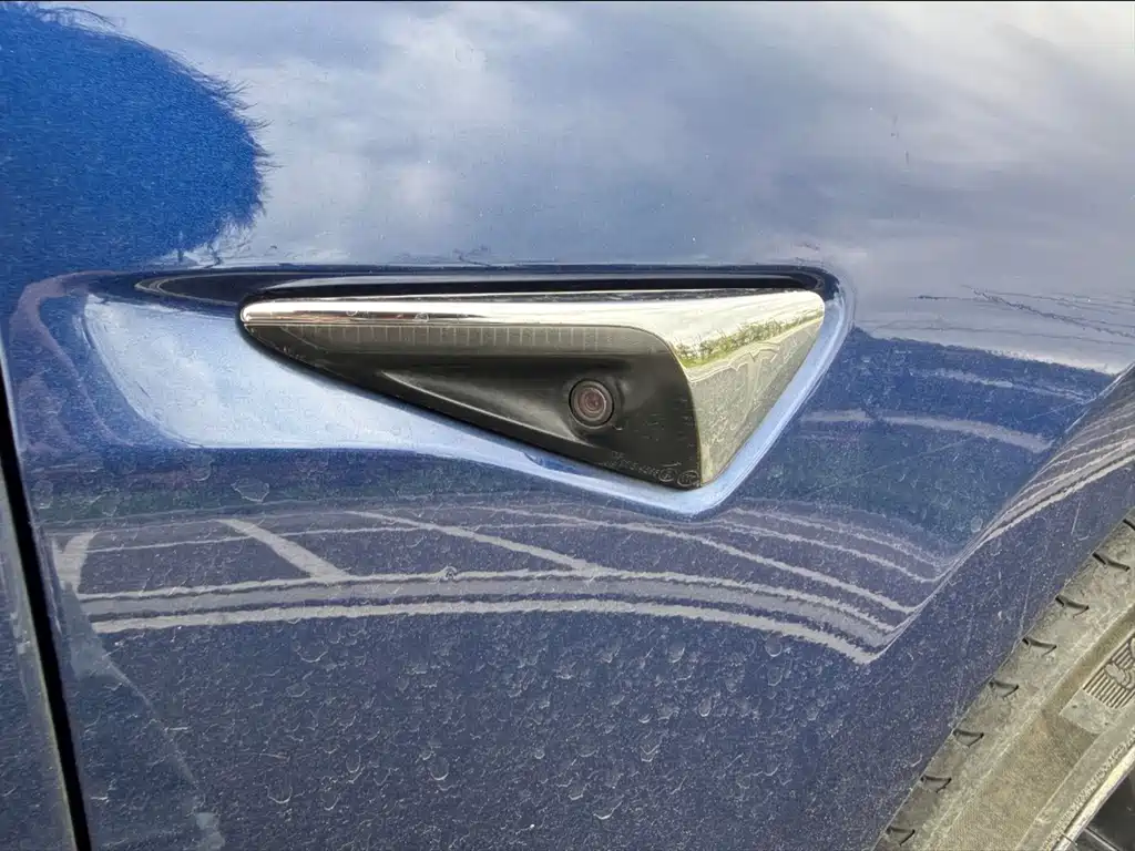 Tesla Model 3 — миниатюра 9