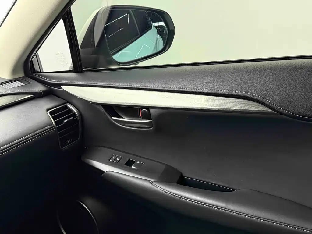 Lexus NX — миниатюра 17