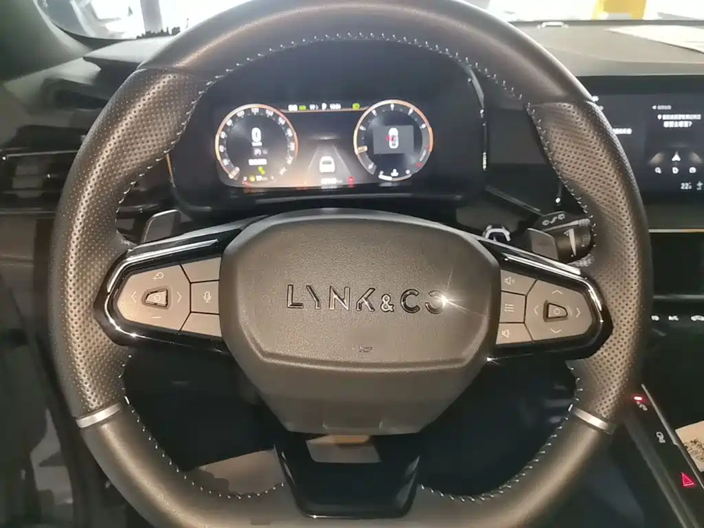 Lynk & Co 06 — миниатюра 11