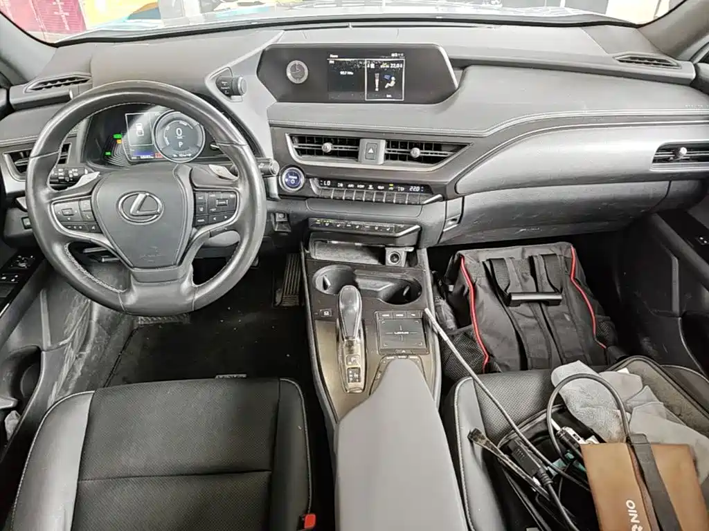 Lexus UX New Energy — миниатюра 14