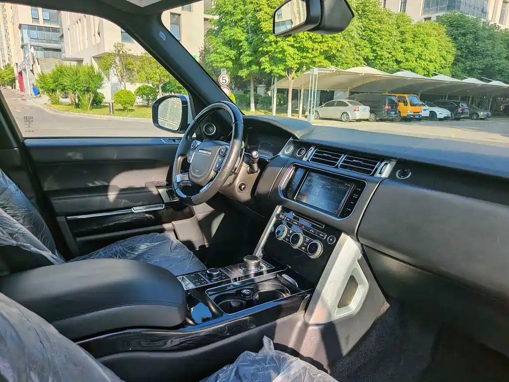 Land Rover Range Rover — миниатюра 10