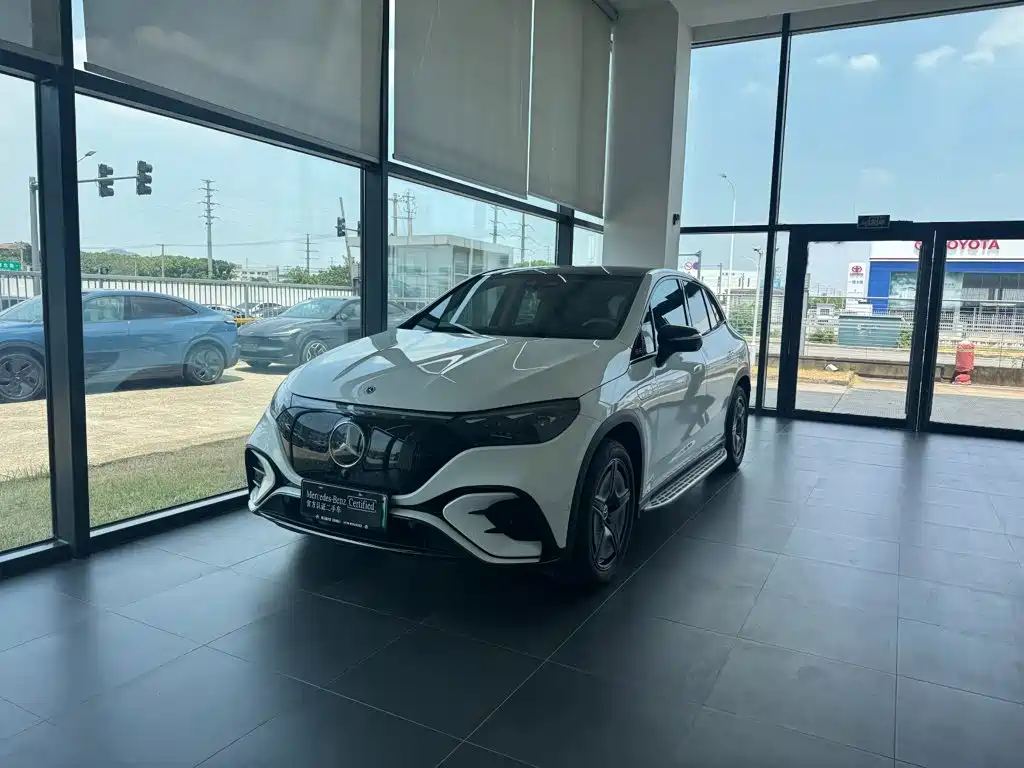 2023 Mercedes-Benz EQE - zdjęcie 1 z 7