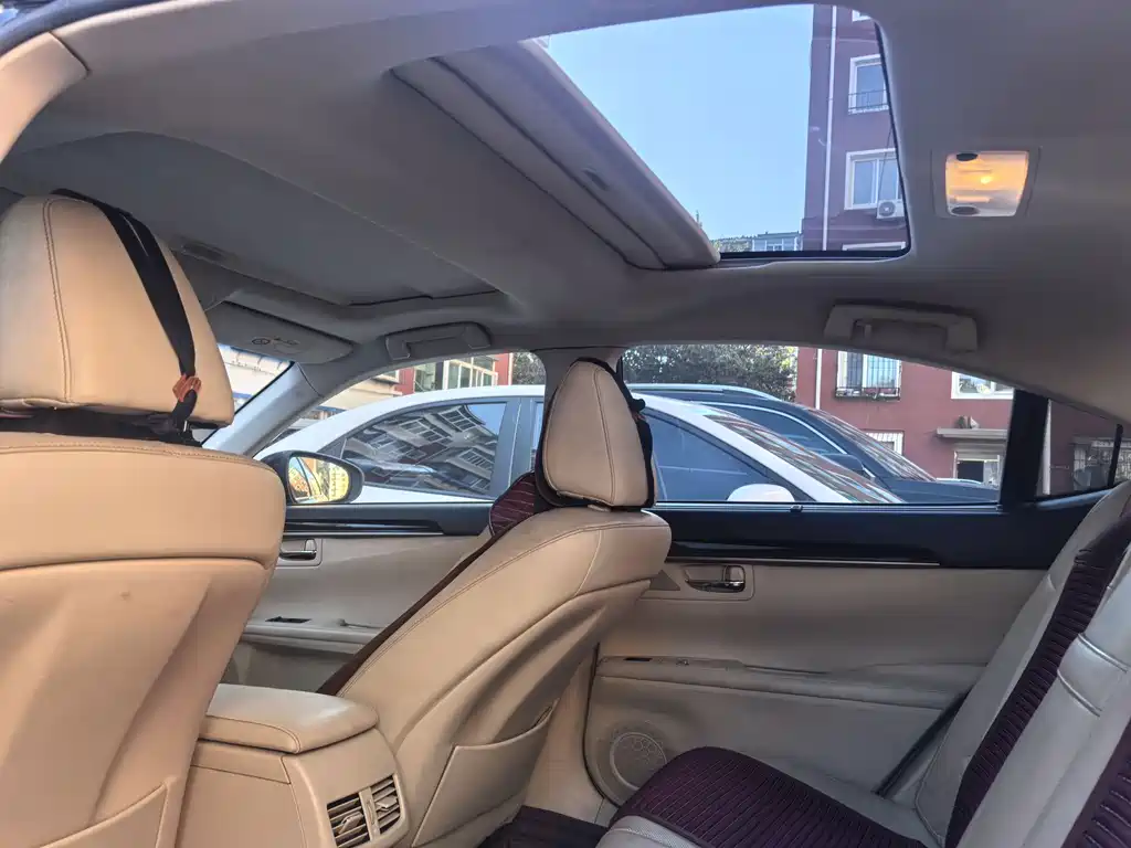 Lexus ES — миниатюра 9