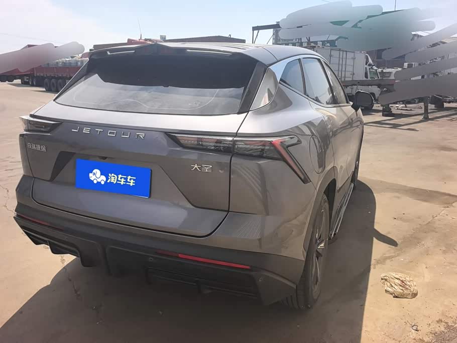 Jetour Jetour Dasheng 1.5 л 2023 г. Серебристо-серый, пробег 18000 км