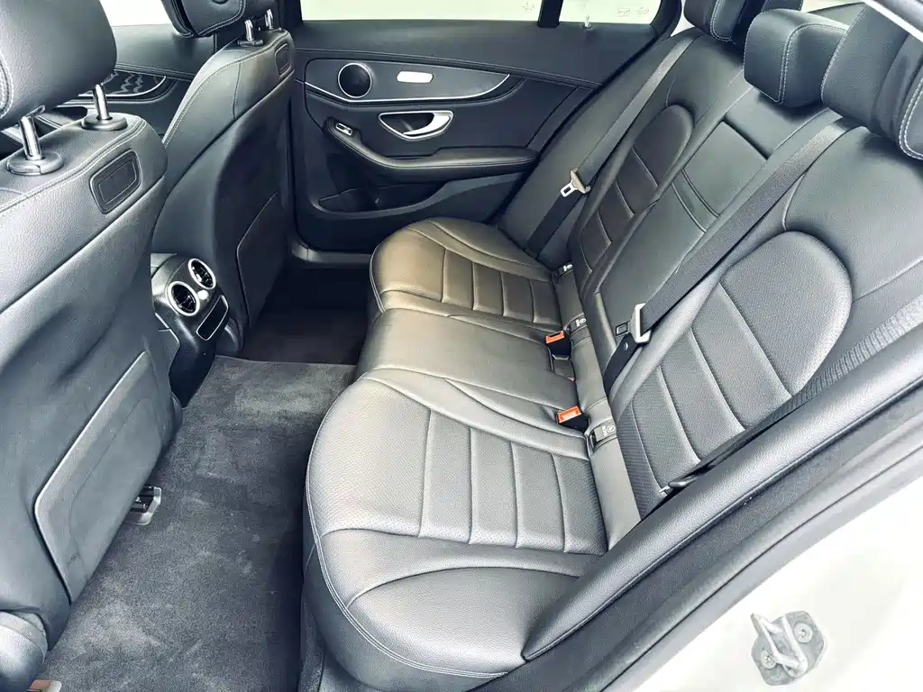 Mercedes-Benz C-Class — миниатюра 7