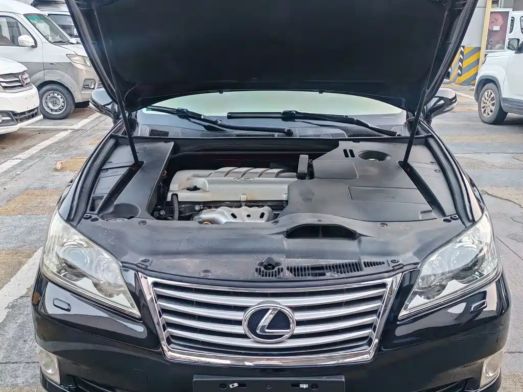 Lexus ES — миниатюра 14