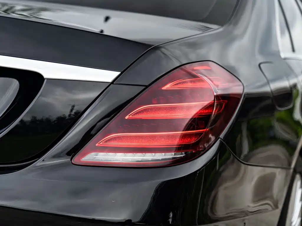 Mercedes-Benz S-Class — миниатюра 8