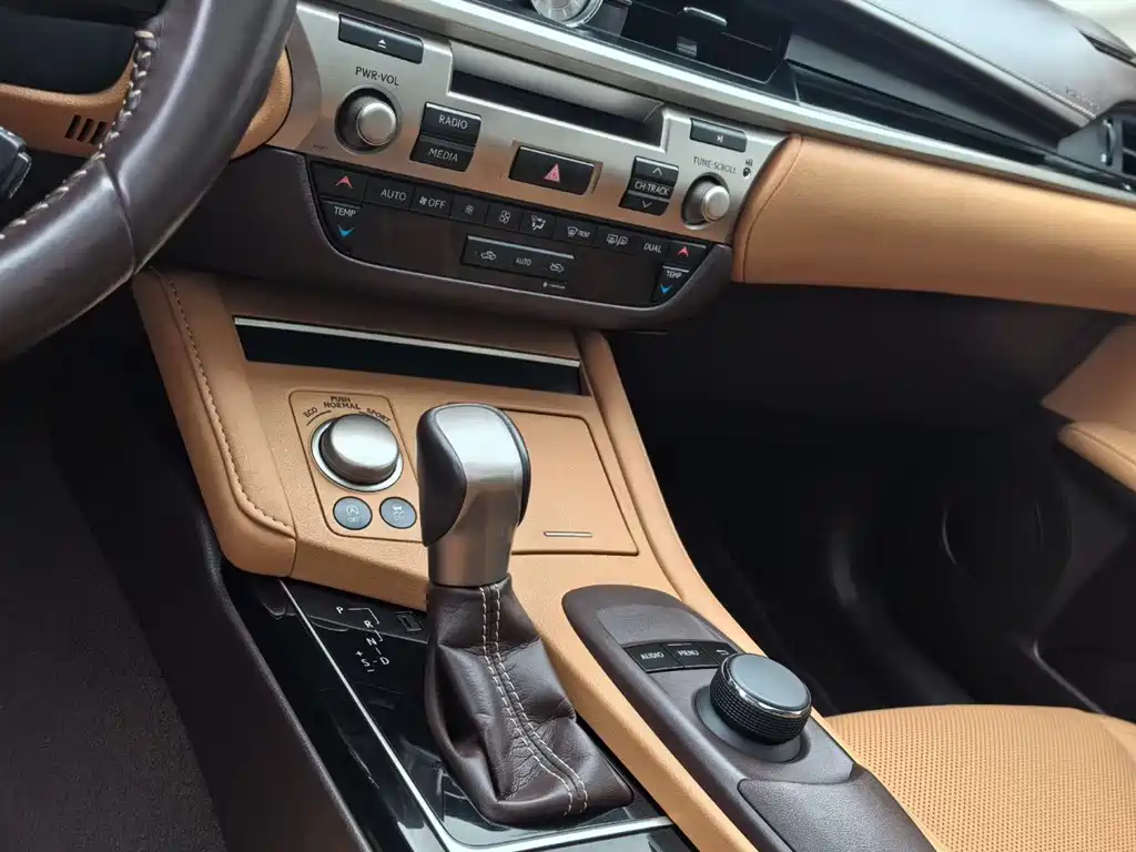 Lexus ES 2015 200 Elite