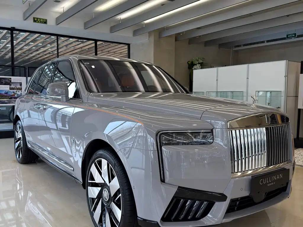Rolls-Royce Cullinan 0