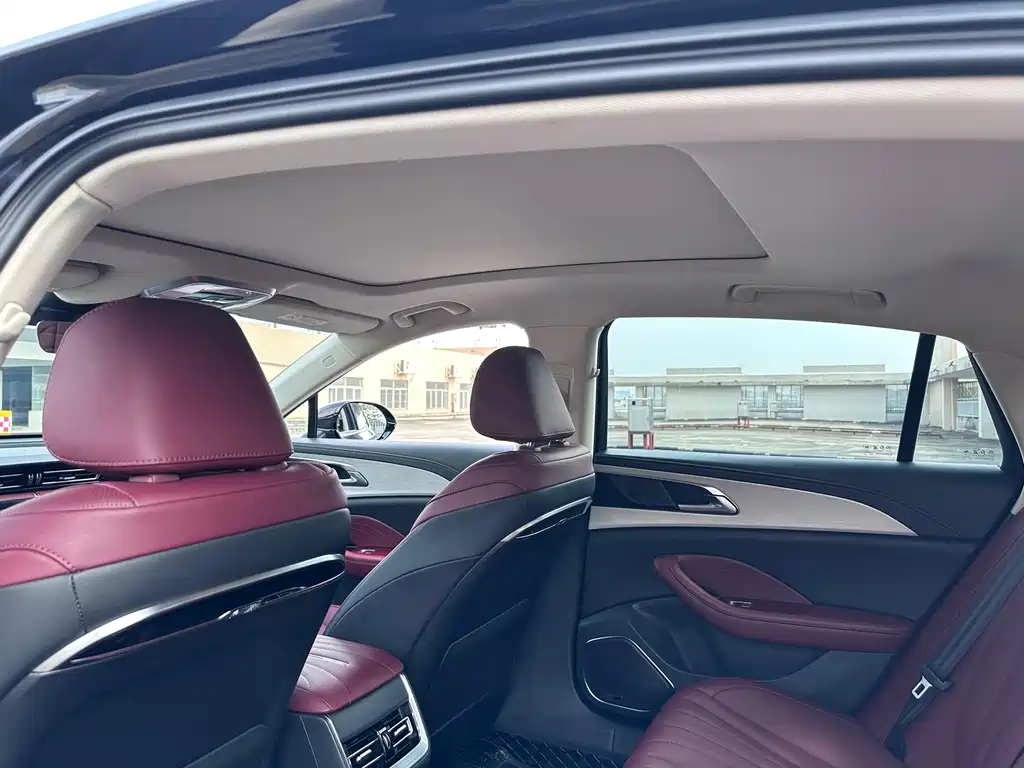 Hongqi Hongqi H5 — миниатюра 10