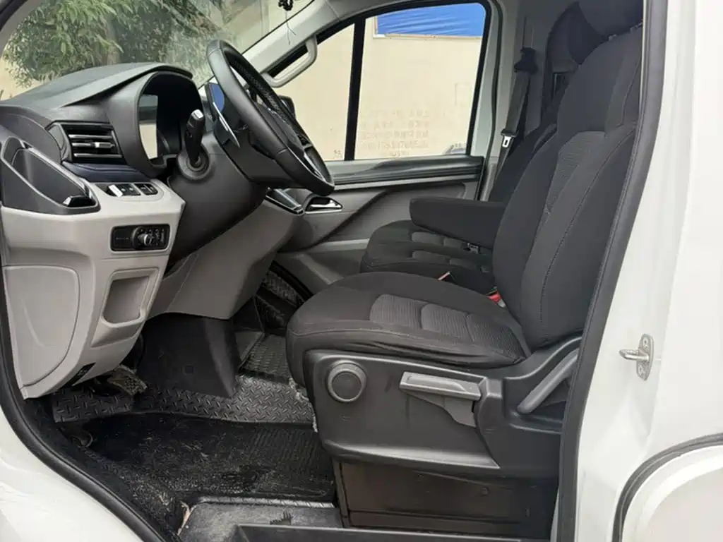 MAXUS V70 — миниатюра 12