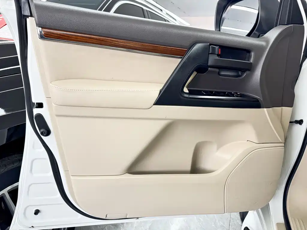 Toyota Land Cruiser — миниатюра 15