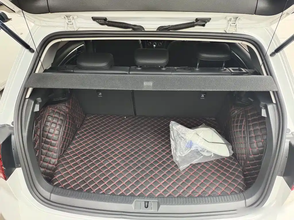Volkswagen Golf — миниатюра 2