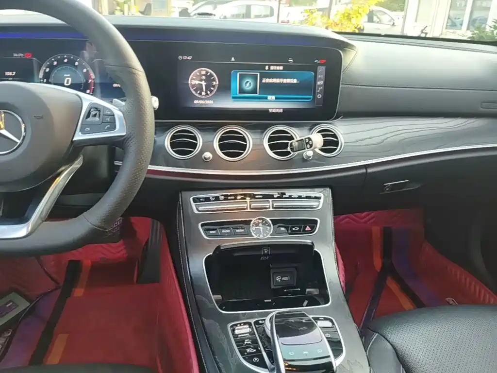Mercedes-Benz E-Class — миниатюра 13