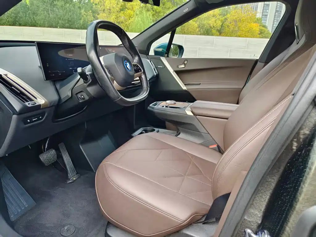 BMW iX — миниатюра 10
