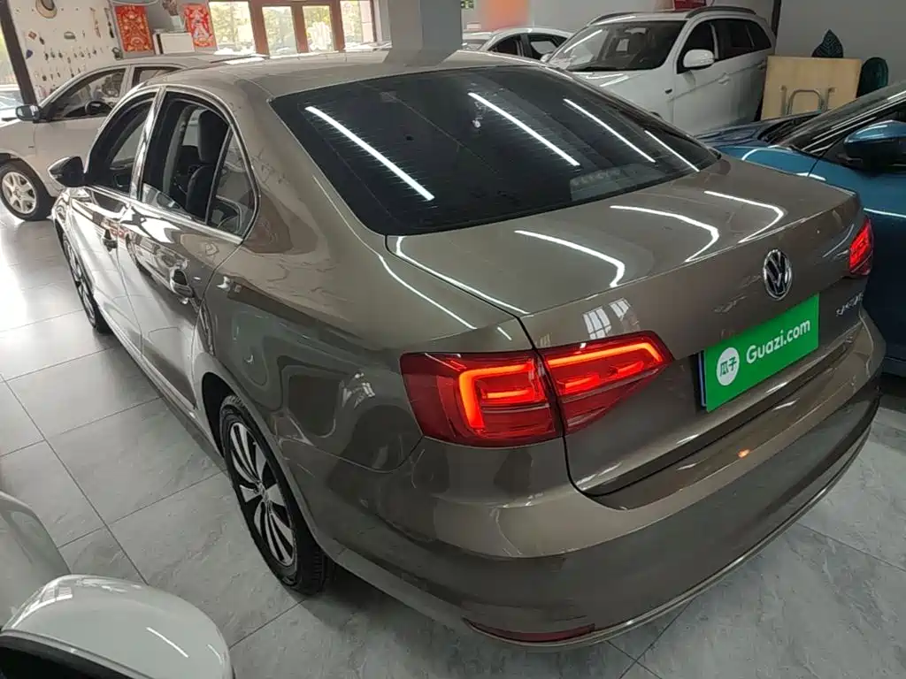 Volkswagen Sagitar — миниатюра 5
