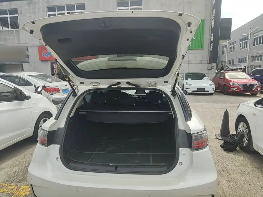 Lexus CT — миниатюра 19