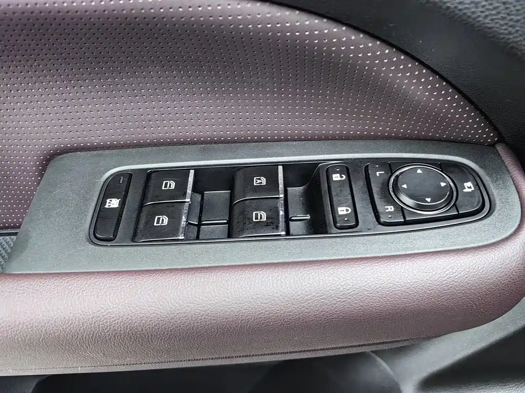 GAC Motor Trumpchi M6 — миниатюра 9
