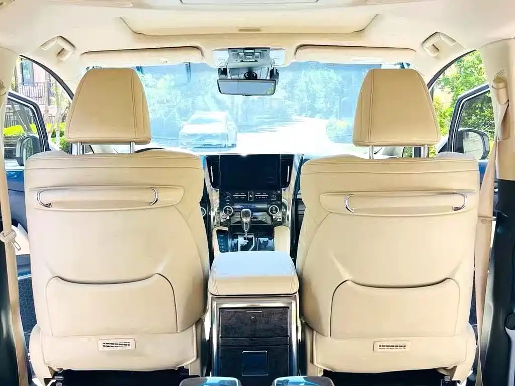 Toyota Vellfire — миниатюра 9