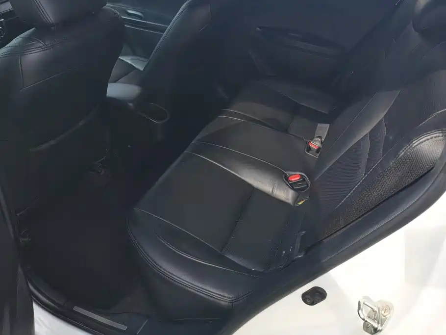 Toyota Yaris L — миниатюра 11