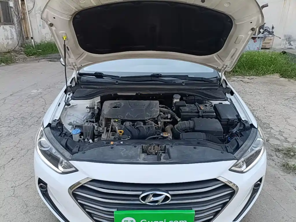 Hyundai Elantra — миниатюра 20