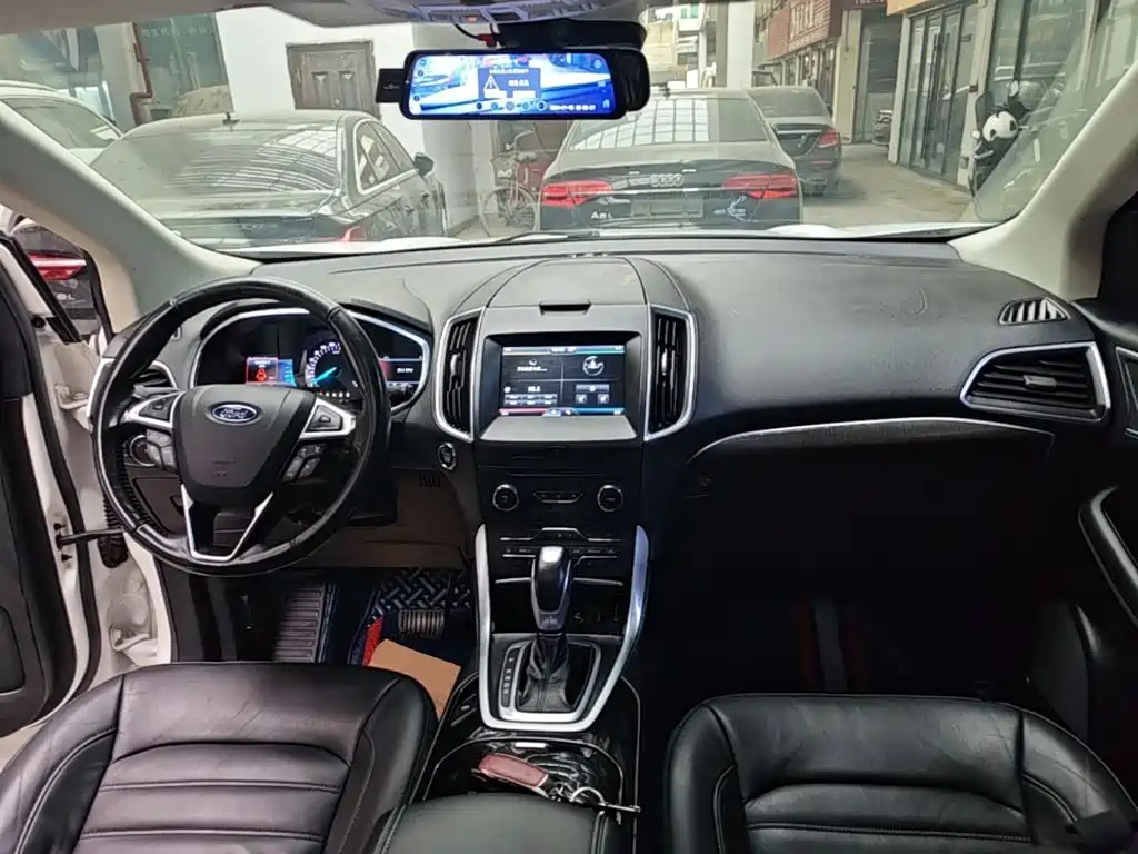 Ford Edge — миниатюра 10