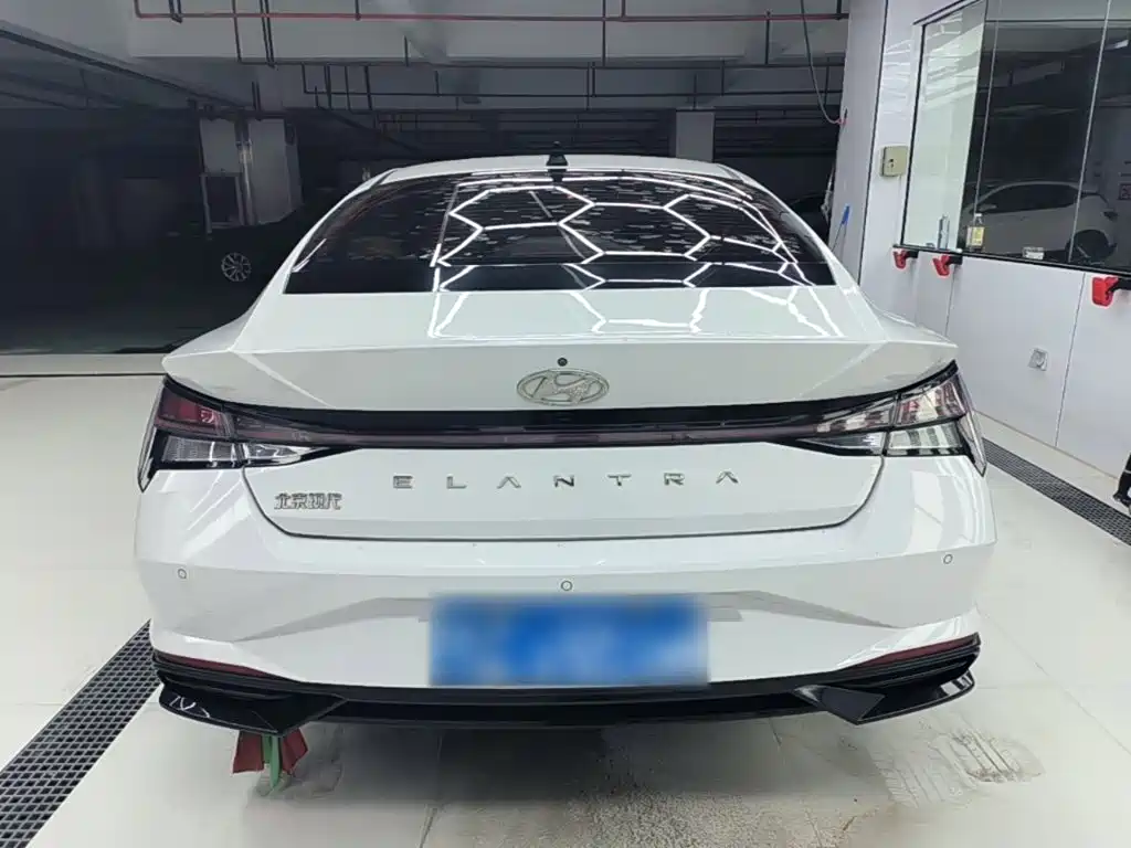 Hyundai Elantra — миниатюра 6