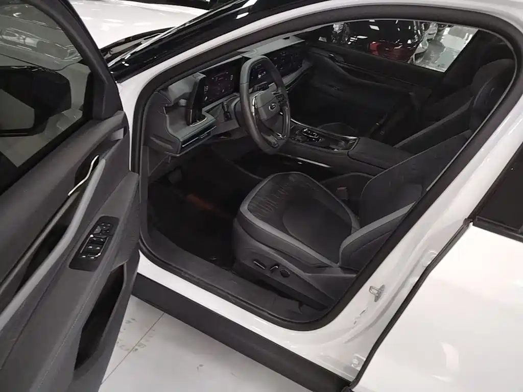 Ford Edge — миниатюра 16