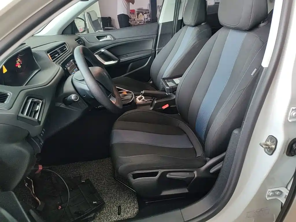 Peugeot 308 — миниатюра 15