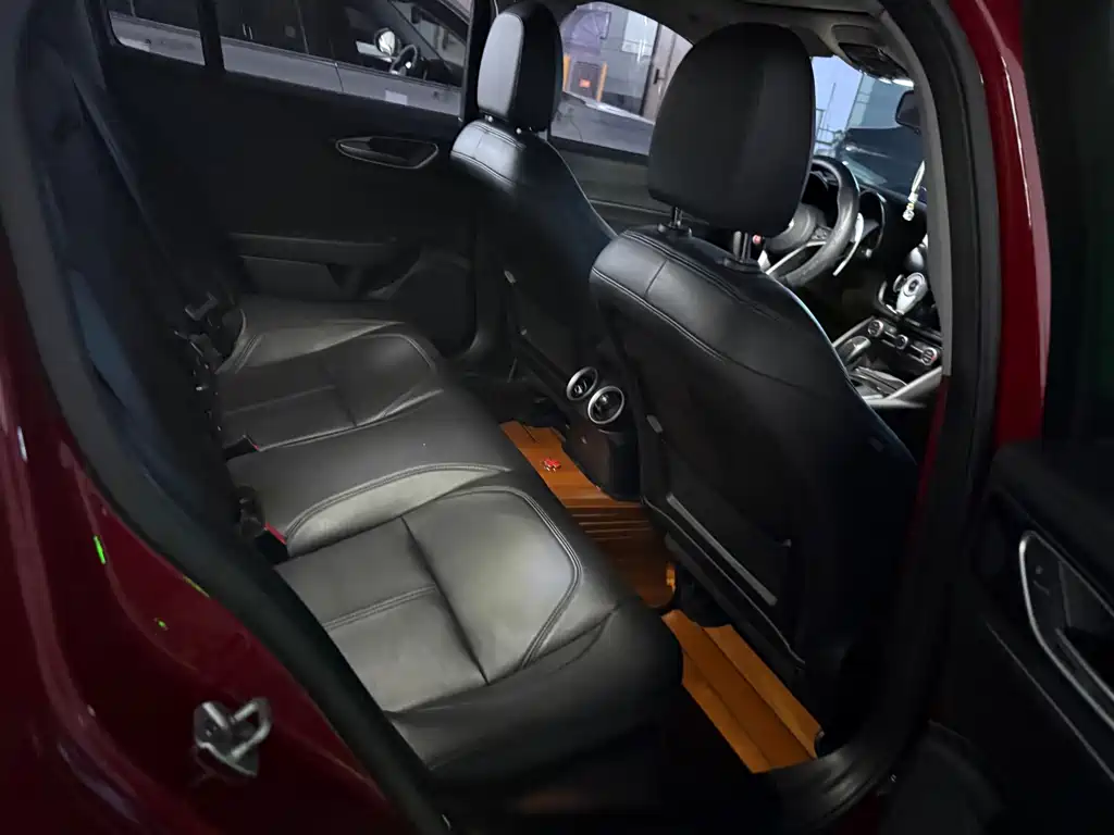 Alfa Romeo Giulia — миниатюра 13