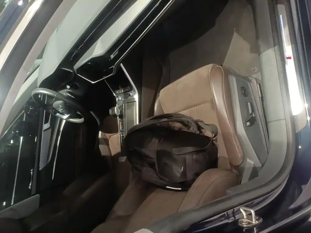 Audi A7L — миниатюра 11