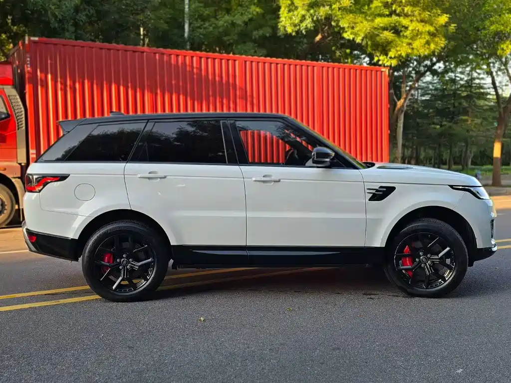 Land Rover Sport PHEV — миниатюра 3