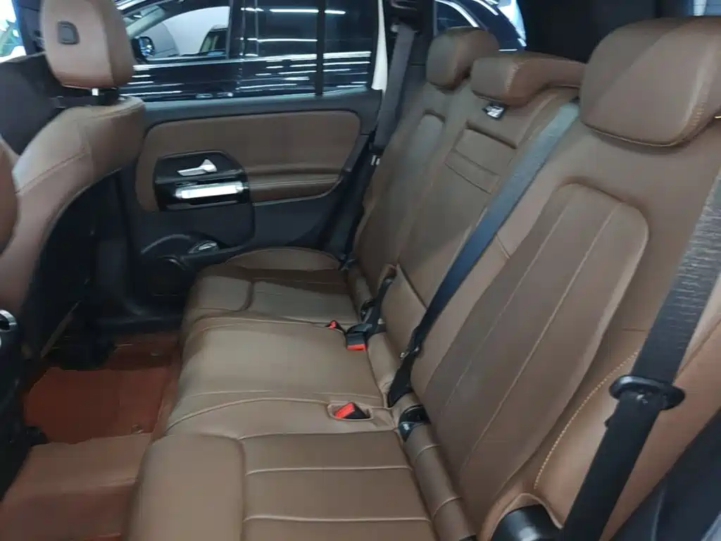 Mercedes-Benz GLB — миниатюра 17