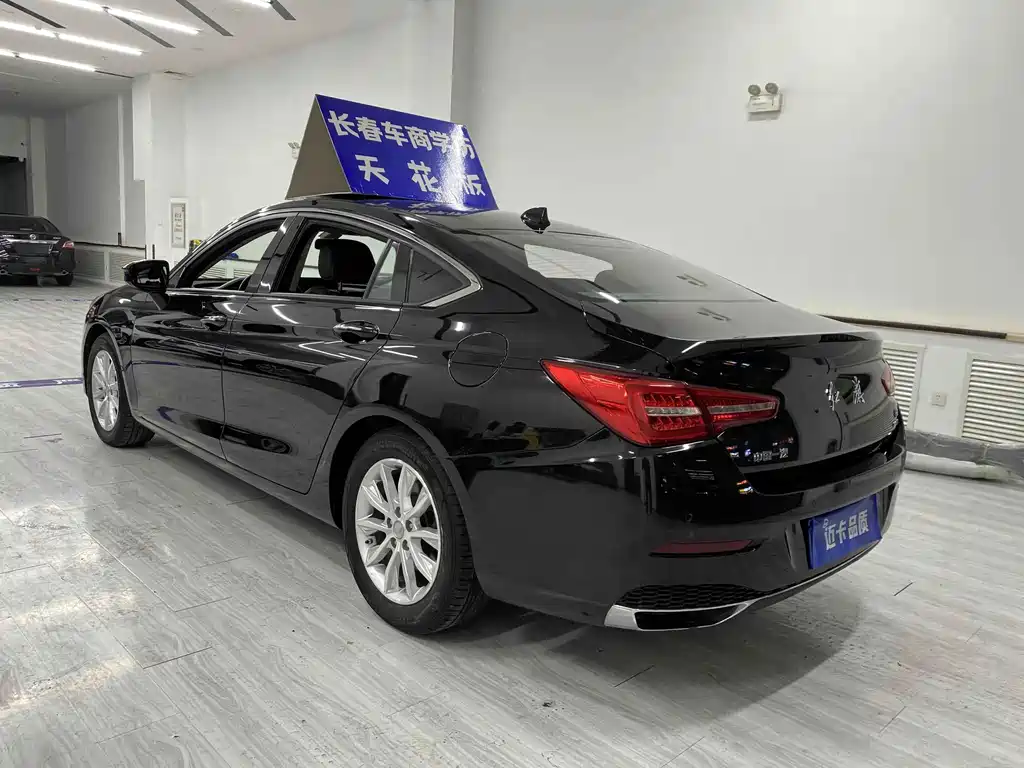 Hongqi Hongqi H5 — миниатюра 7