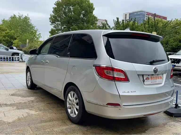 Buick GL8 2013 3.0L XT Luxury Flagship