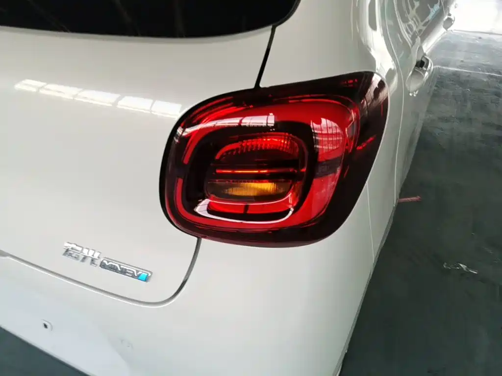 Wuling MINIEV — миниатюра 8