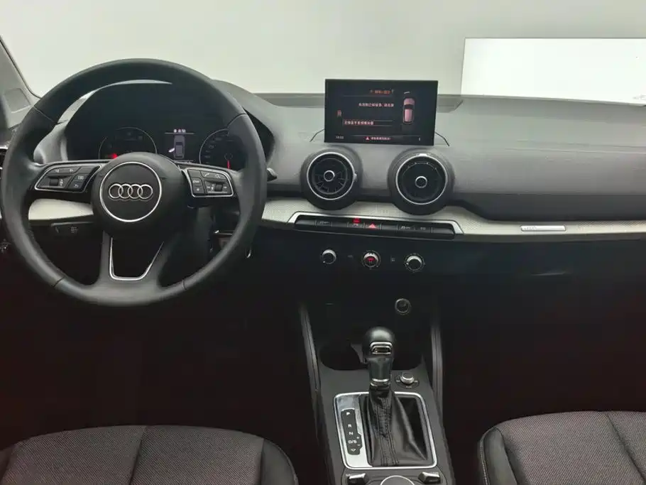 Audi Q2L — миниатюра 12
