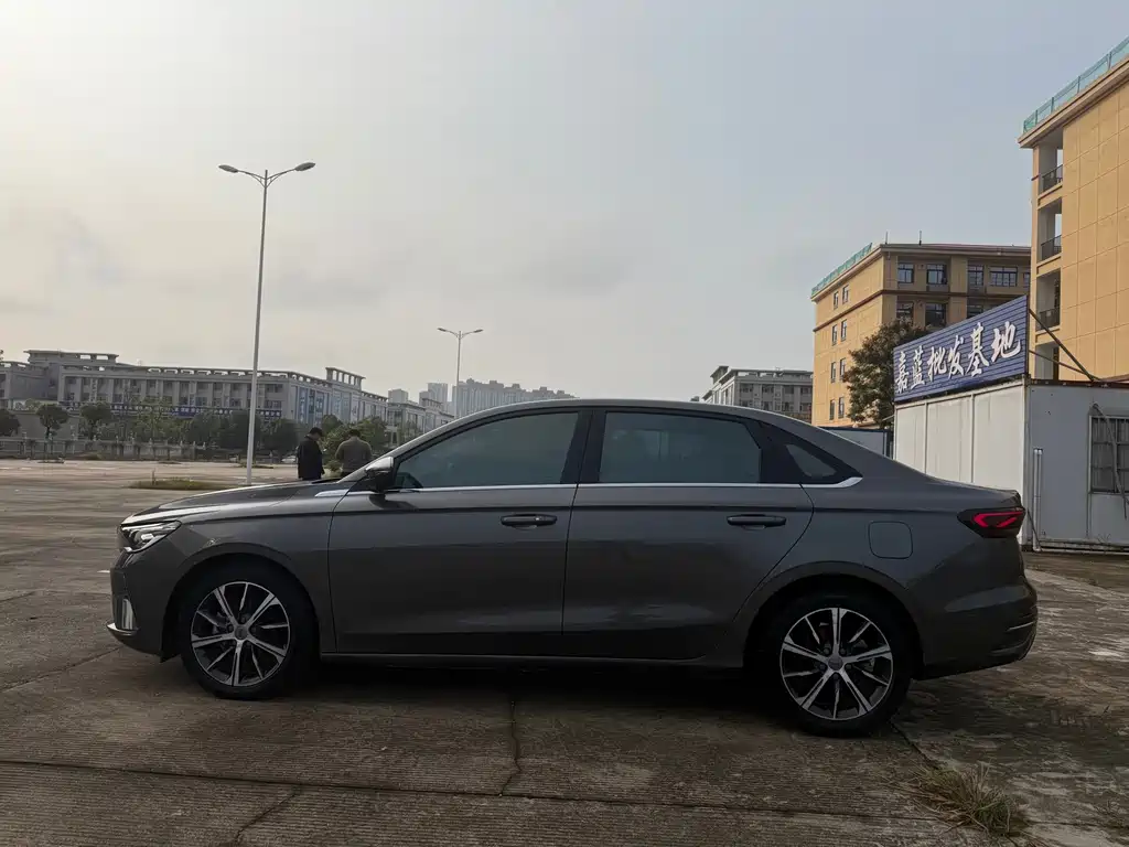 Geely Emgrand — миниатюра 9